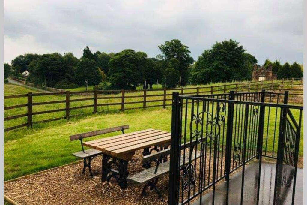 Malthouse Farm Cottage Carriage Dilhorne 외부 사진